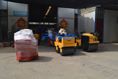 福瑞得機械手扶雙輪壓路機，手扶單輪壓路機，座駕壓路機及時包裝發(fā)貨